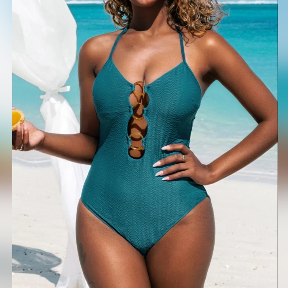 🌻Cupshe O-ring Halter One Piece Swimsuit